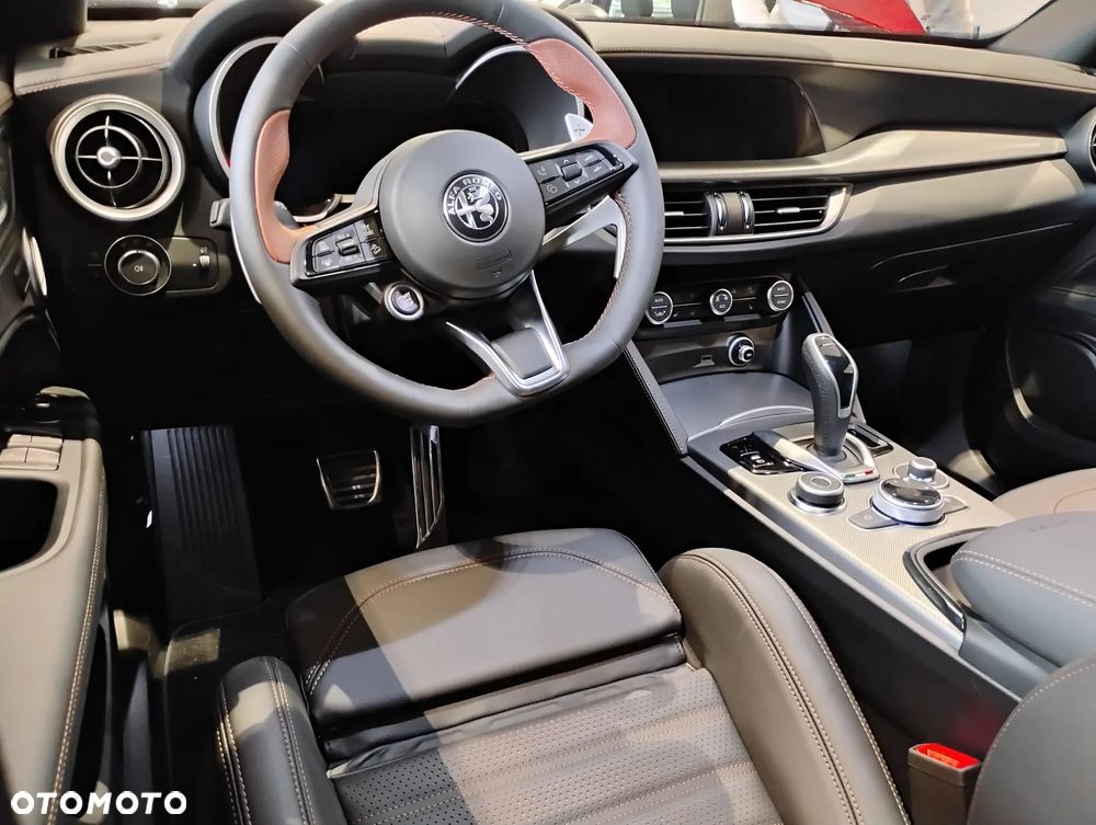 Alfa Romeo Stelvio 2.0 Turbo Intensa Q4 - 17