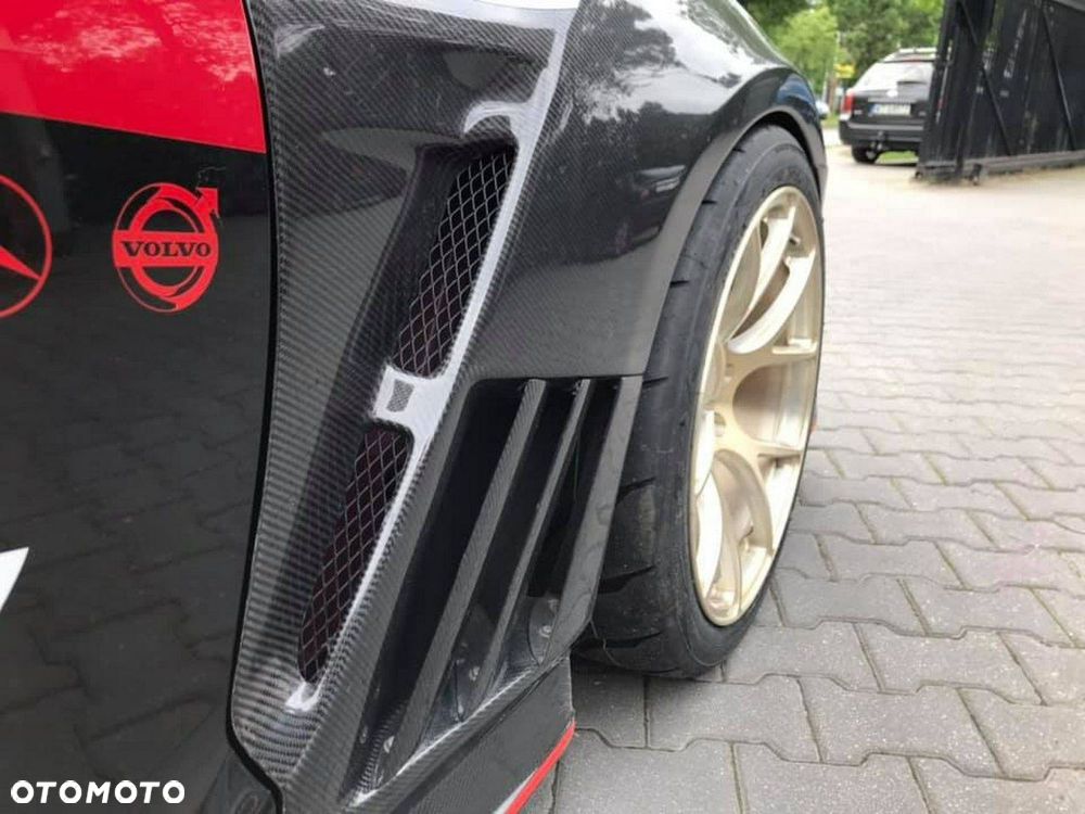 Nissan GT-R - 14