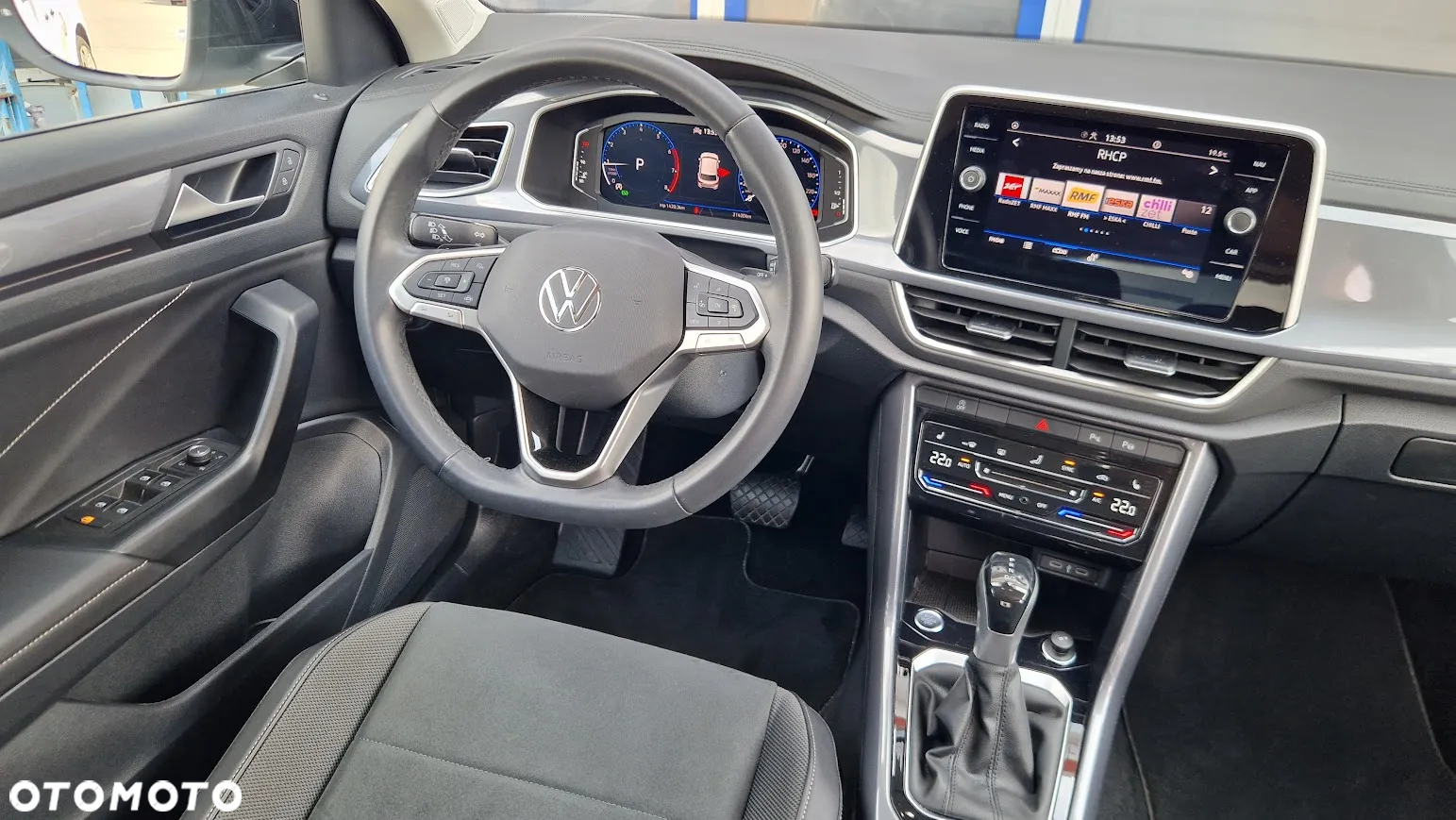 Volkswagen T-Roc - 18