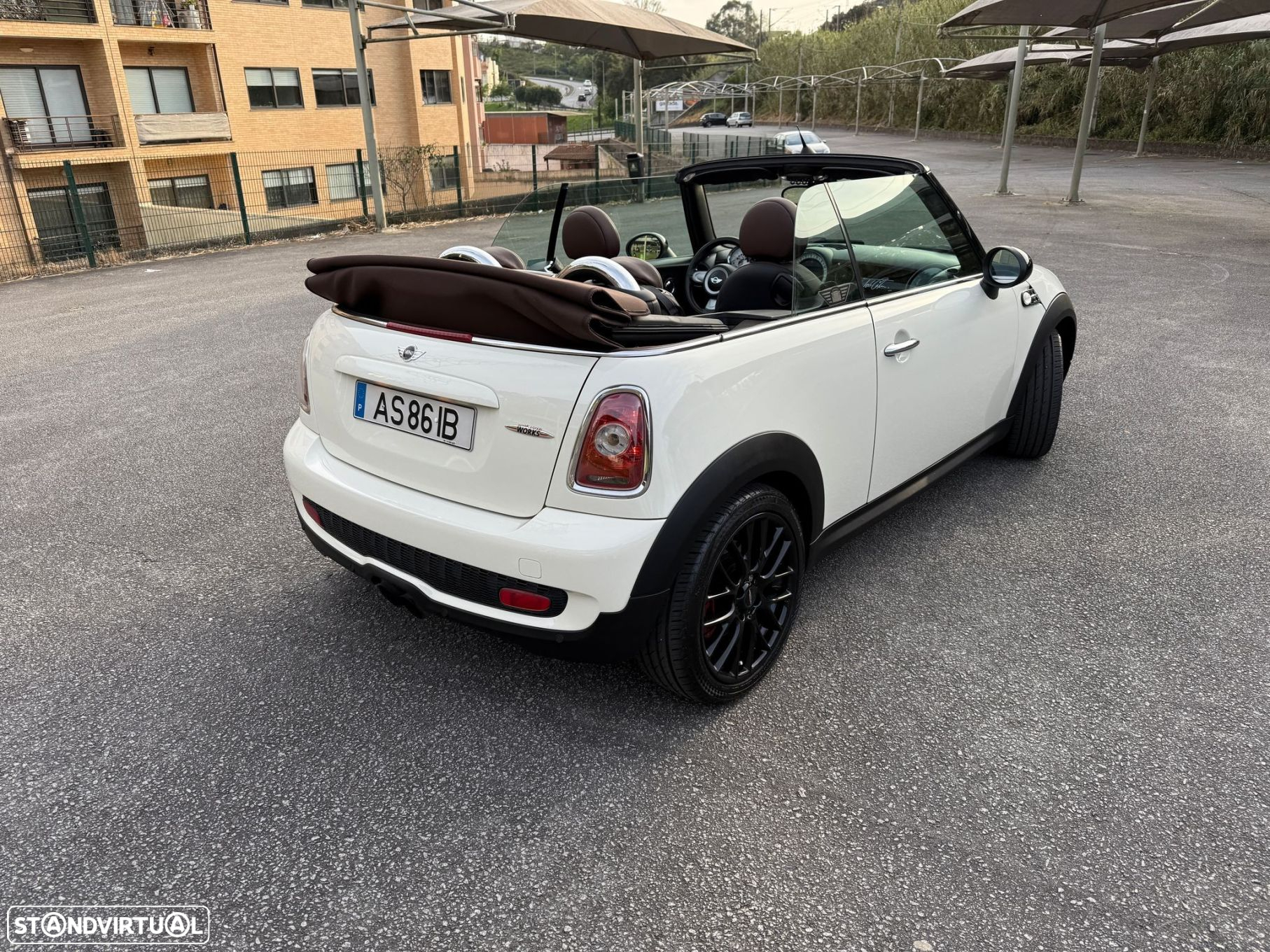 MINI Cabrio John Cooper Works - 27
