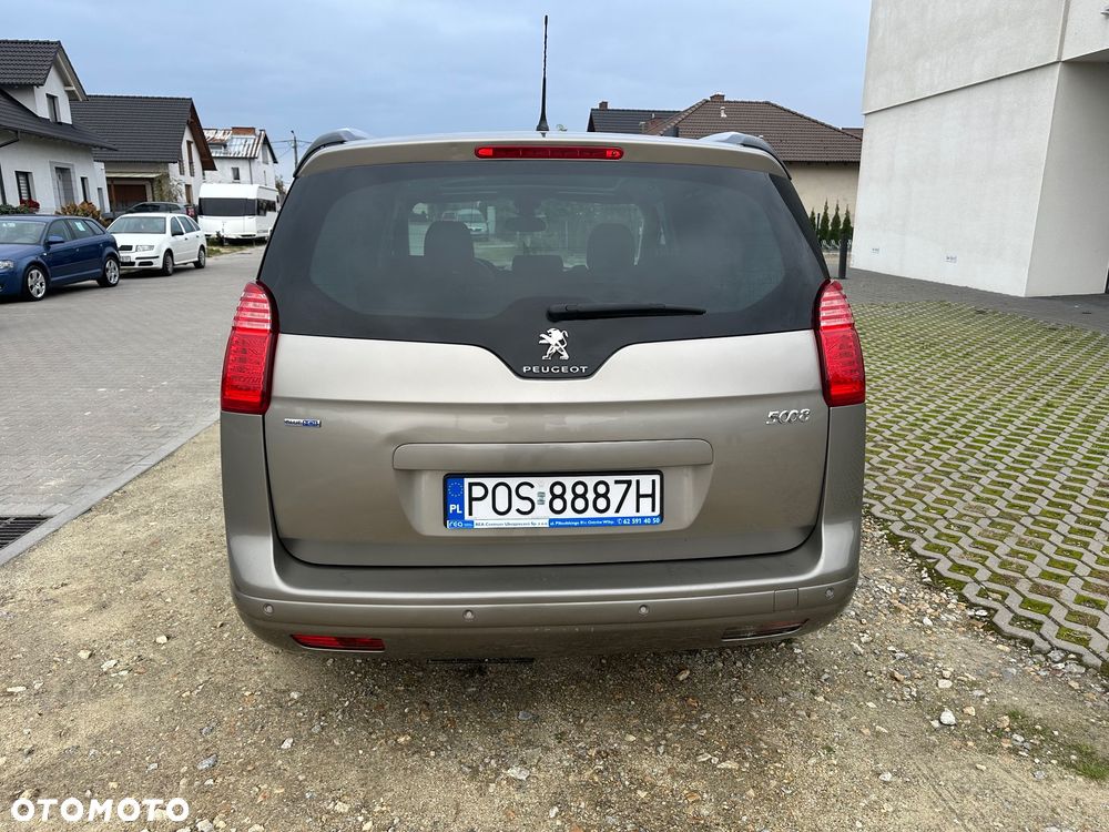 Peugeot 5008 - 9