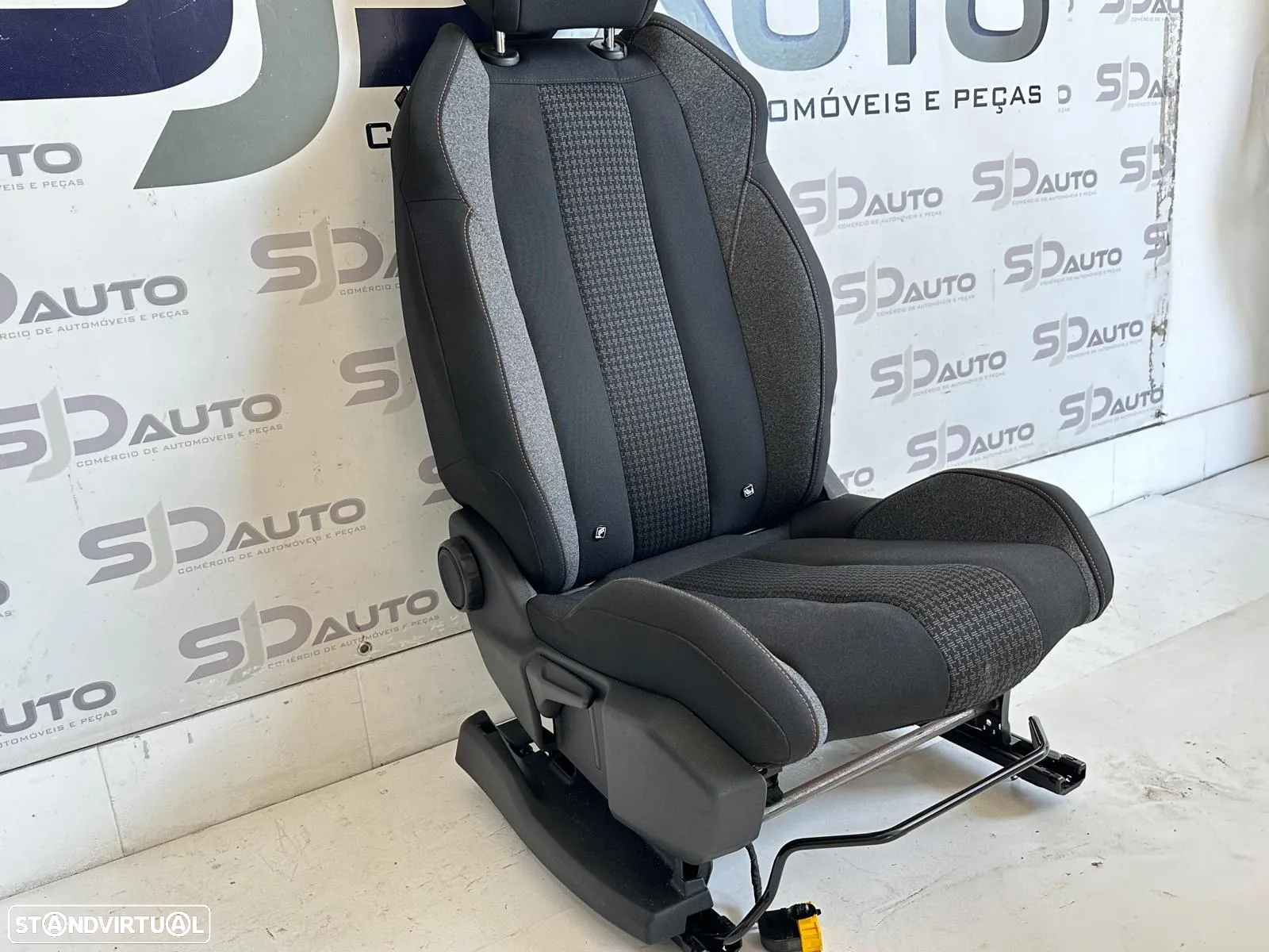 Conjunto Bancos - Peugeot 3008 II (2018) - 11