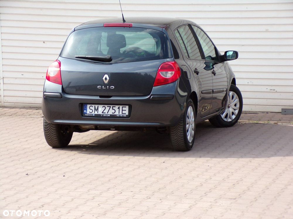 Renault Clio - 15