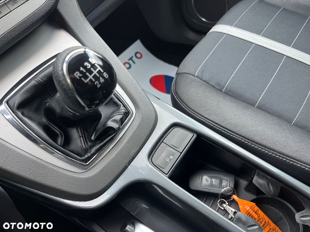 Ford Kuga 2.0 TDCi 2x4 Titanium - 22