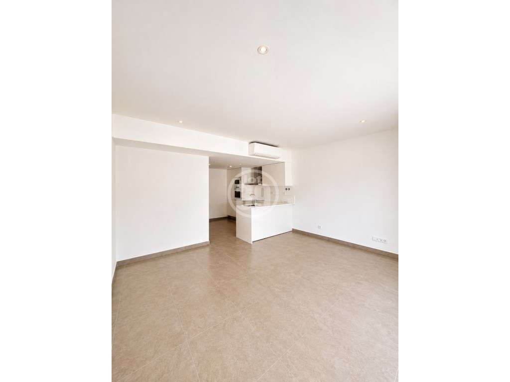 Apartamento T1 Como Novo em Condomínio Exclusivo com Piscina na Cob... - Grande imagem: 3/31