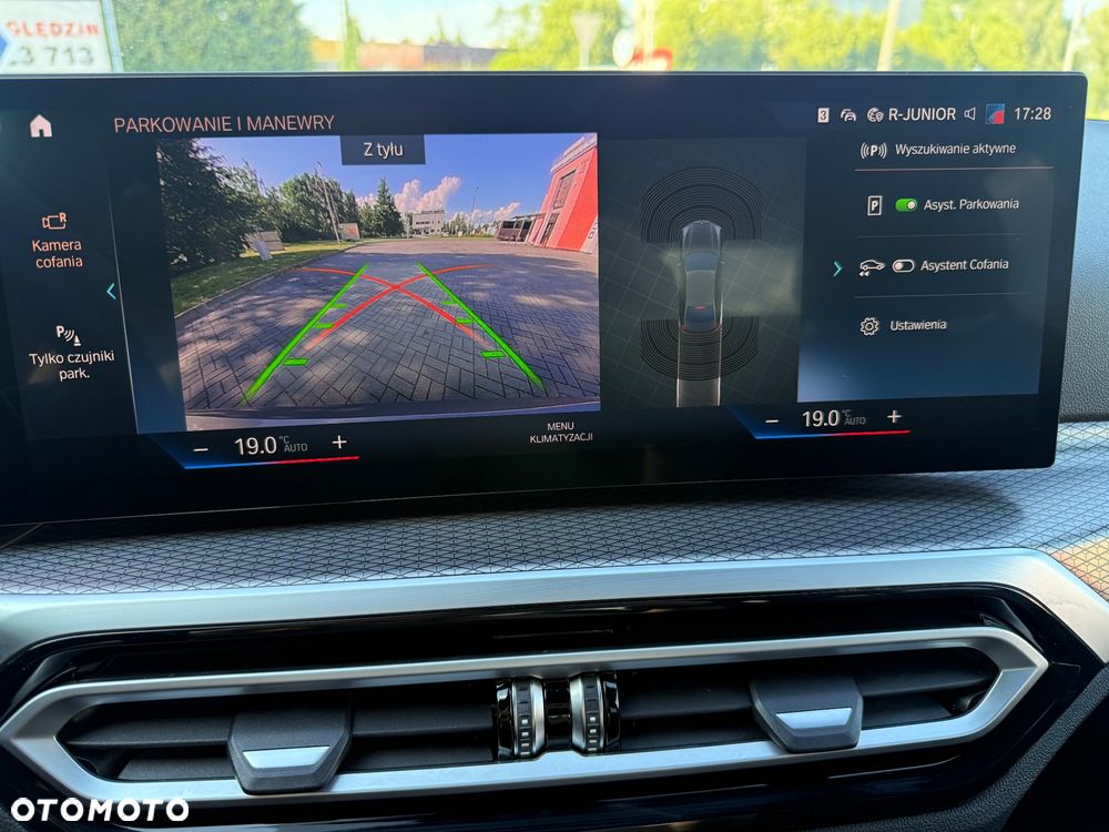 BMW Seria 3 320d xDrive - 29