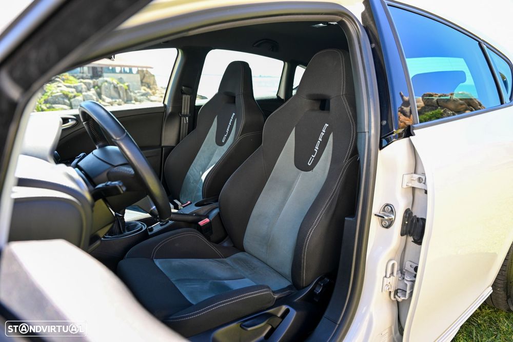 SEAT Leon 2.0 TSI Cupra R - 36