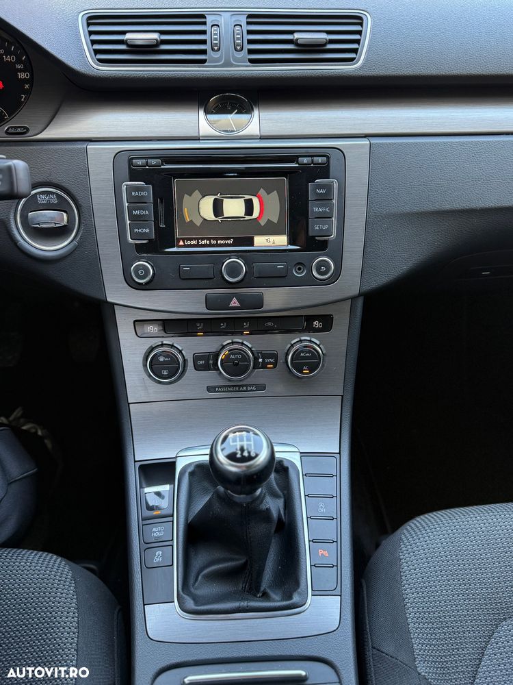 Volkswagen Passat 1.6 TDI DPF BlueMotion - 15