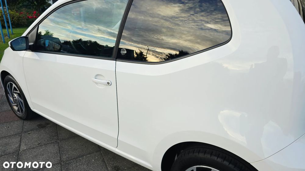 Volkswagen up! sound - 6