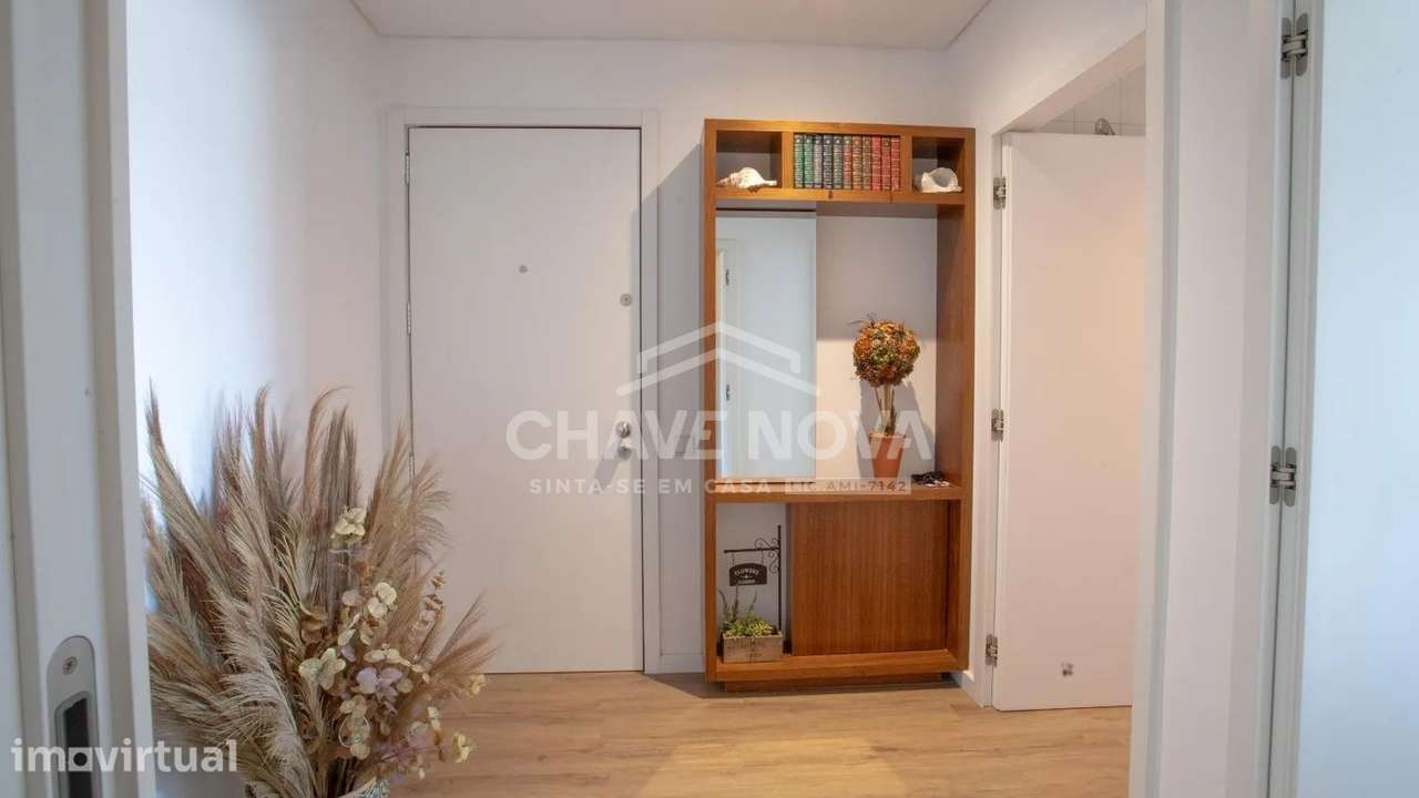 Apartamento T2 no 2º Piso com Elevador, todo Renovado- ESP/00263/MH - Grande imagem: 2/29