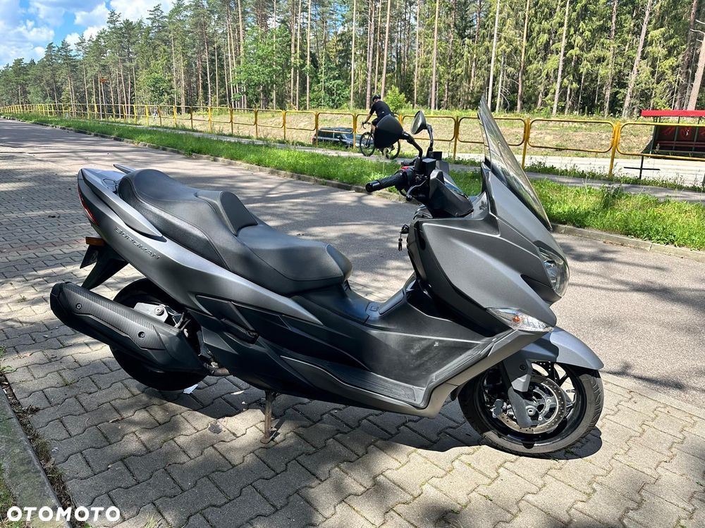 Suzuki Burgman - 8