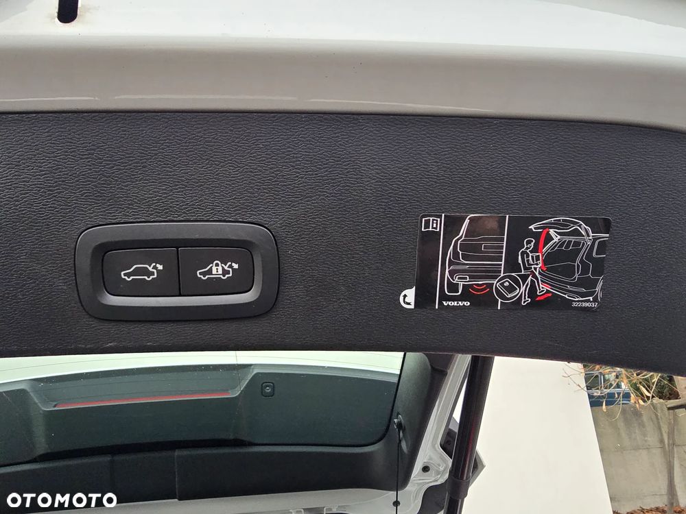 Volvo XC 40 T3 Momentum - 11