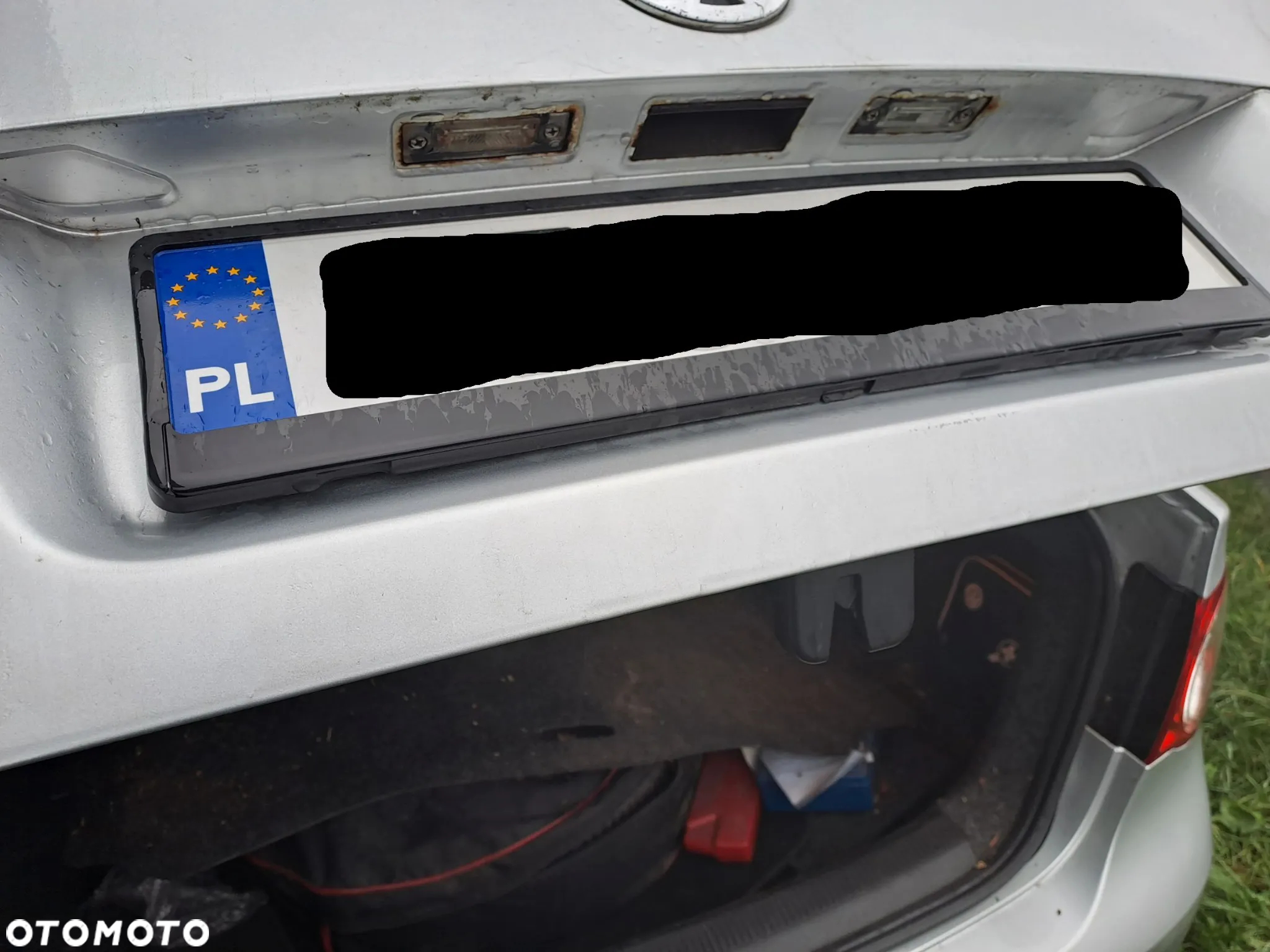 Volkswagen Jetta III 1K2 A5 sedan klapa bagażnika drzwi zderzak kod lakieru LA7W - 4