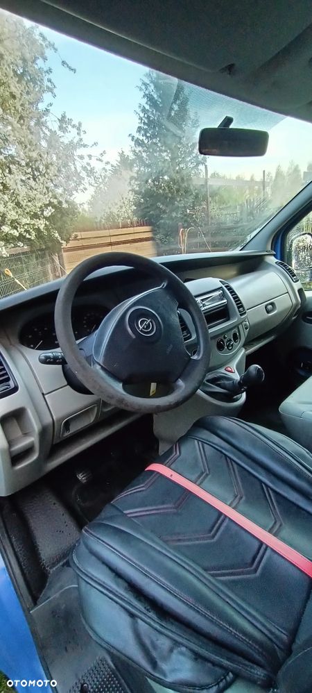 Opel Vivaro - 8