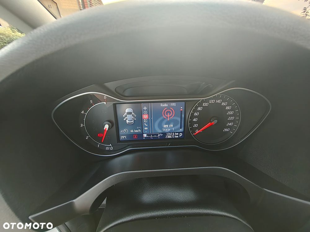 Ford S-Max - 11