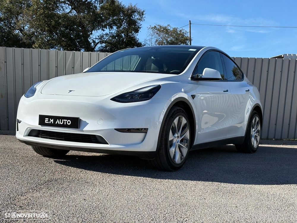 Tesla Model Y Long Range Dual Motor AWD - 3