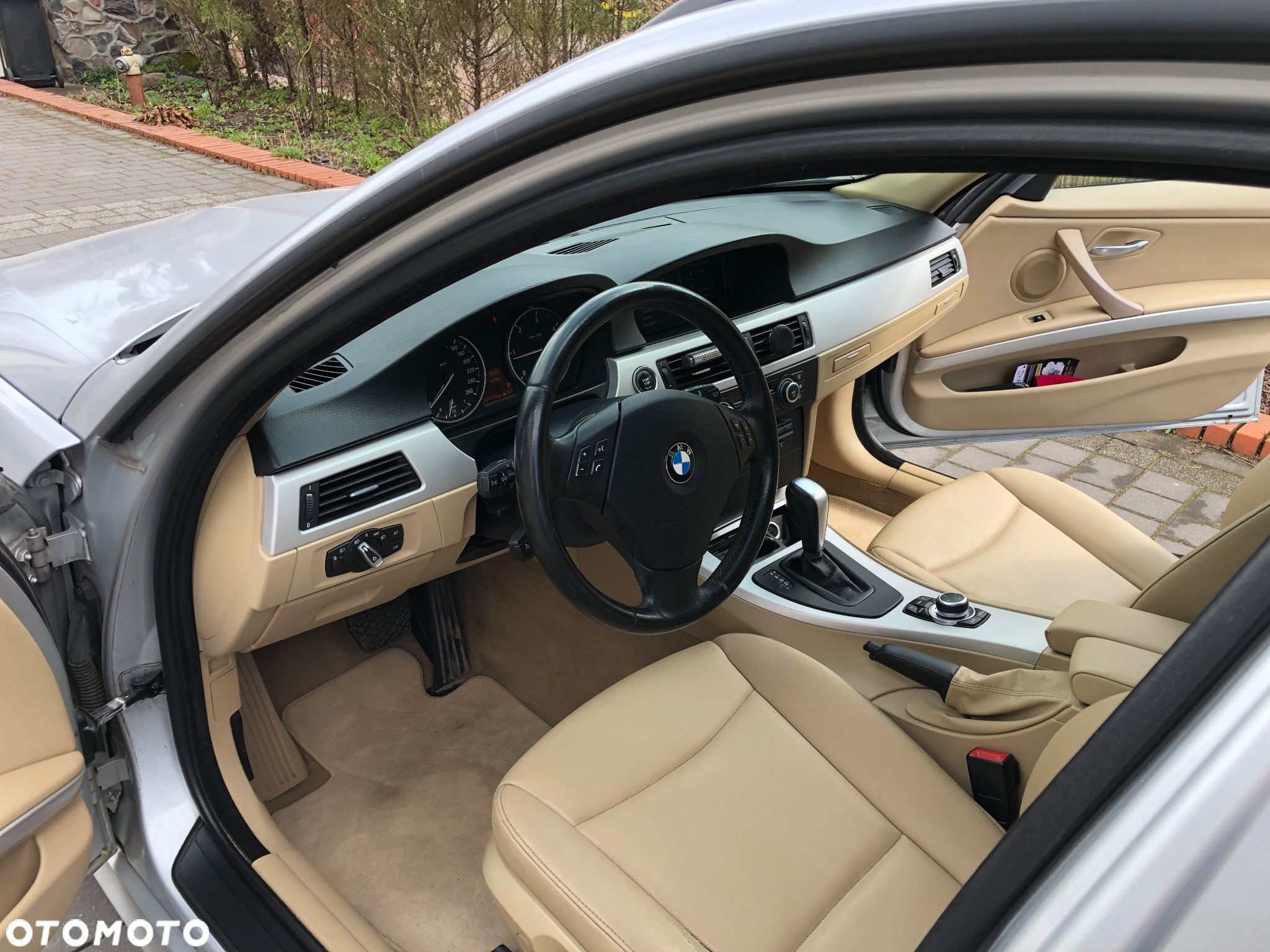 BMW Seria 3 318d DPF Touring - 9