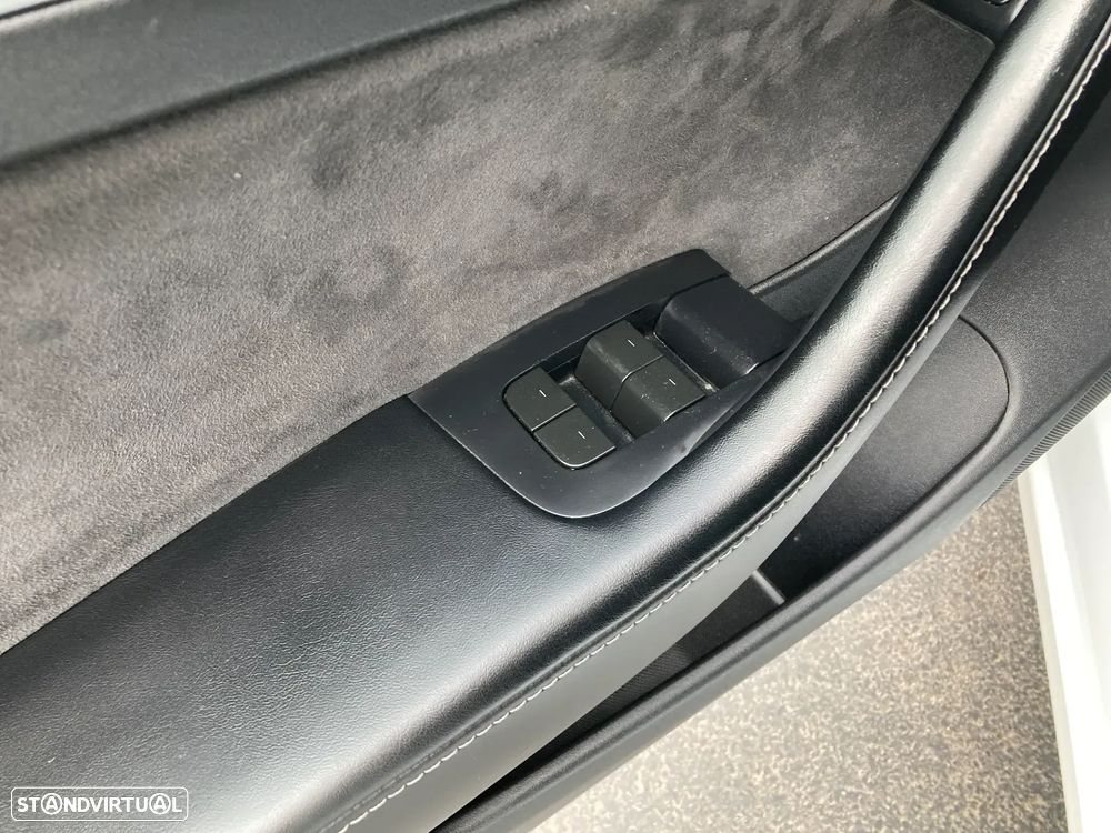 Tesla Model 3 RWD - 34