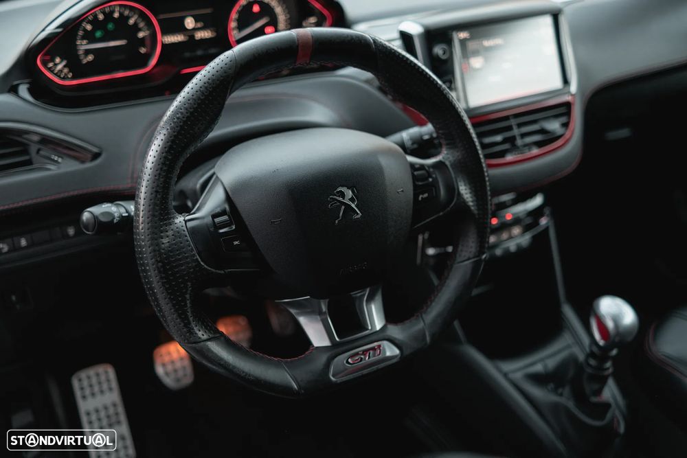 Peugeot 208 1.6 THP GTi - 19