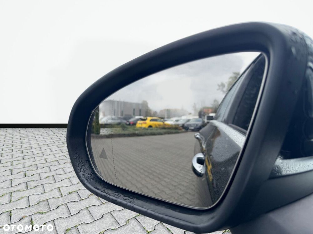 Mercedes-Benz CLA - 27