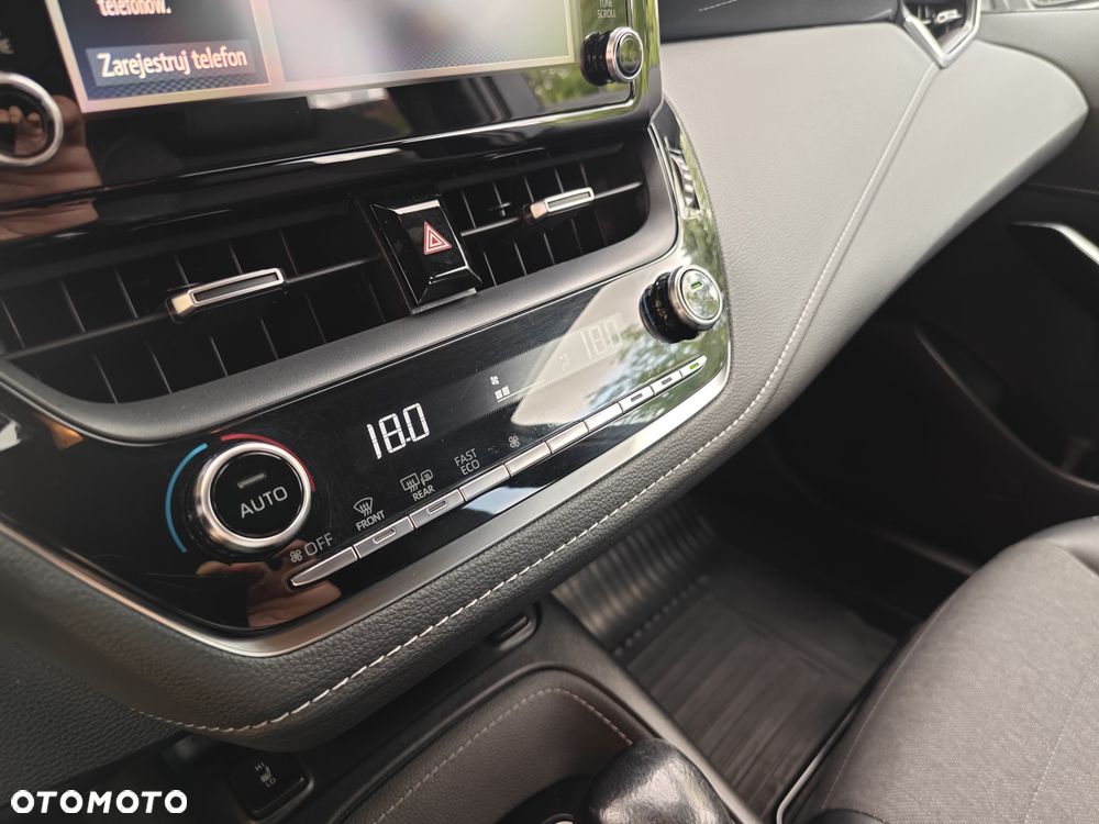 Toyota Corolla 2.0 Hybrid Comfort - 28
