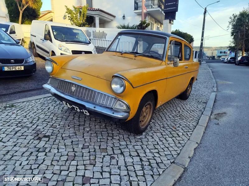 Ford Anglia - 12