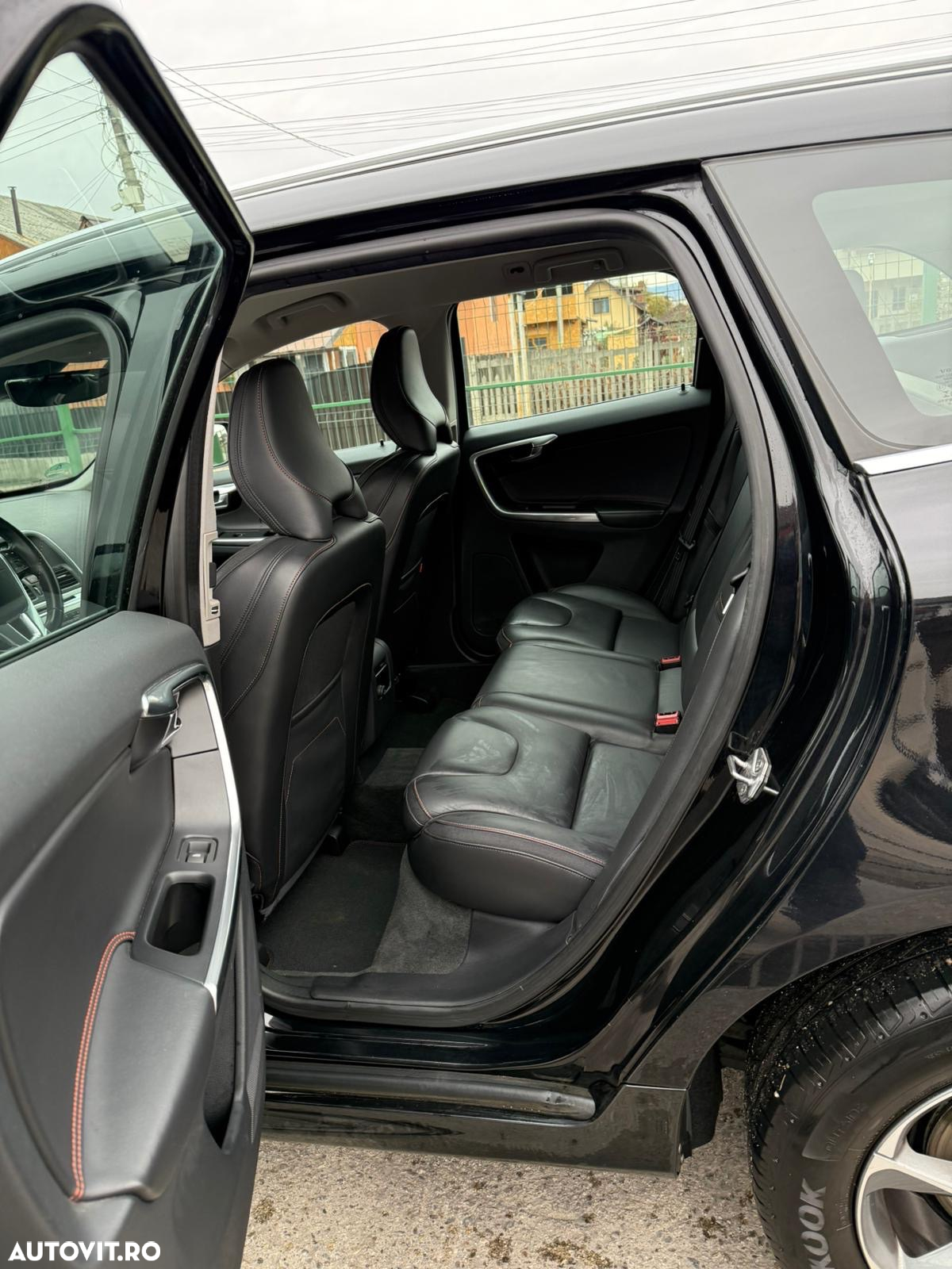 Volvo XC 60 D4AWD Ocean Race - 11