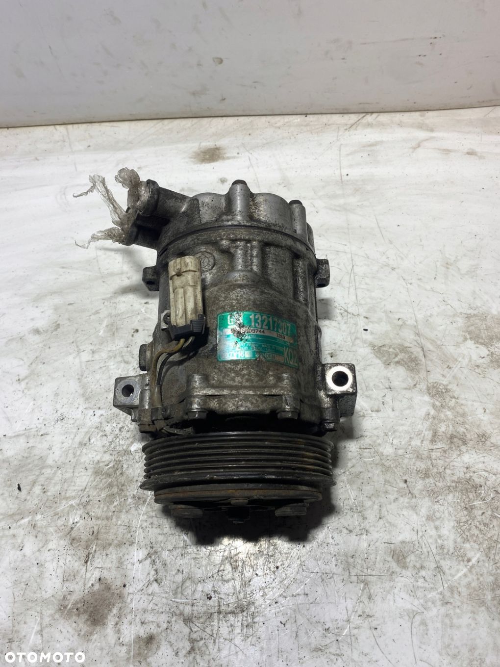 SPRĘŻARKA KLIMATYZACJI KOMPRESOR OPEL VECTRA C 1.8 Z18XER 13217307 - 1
