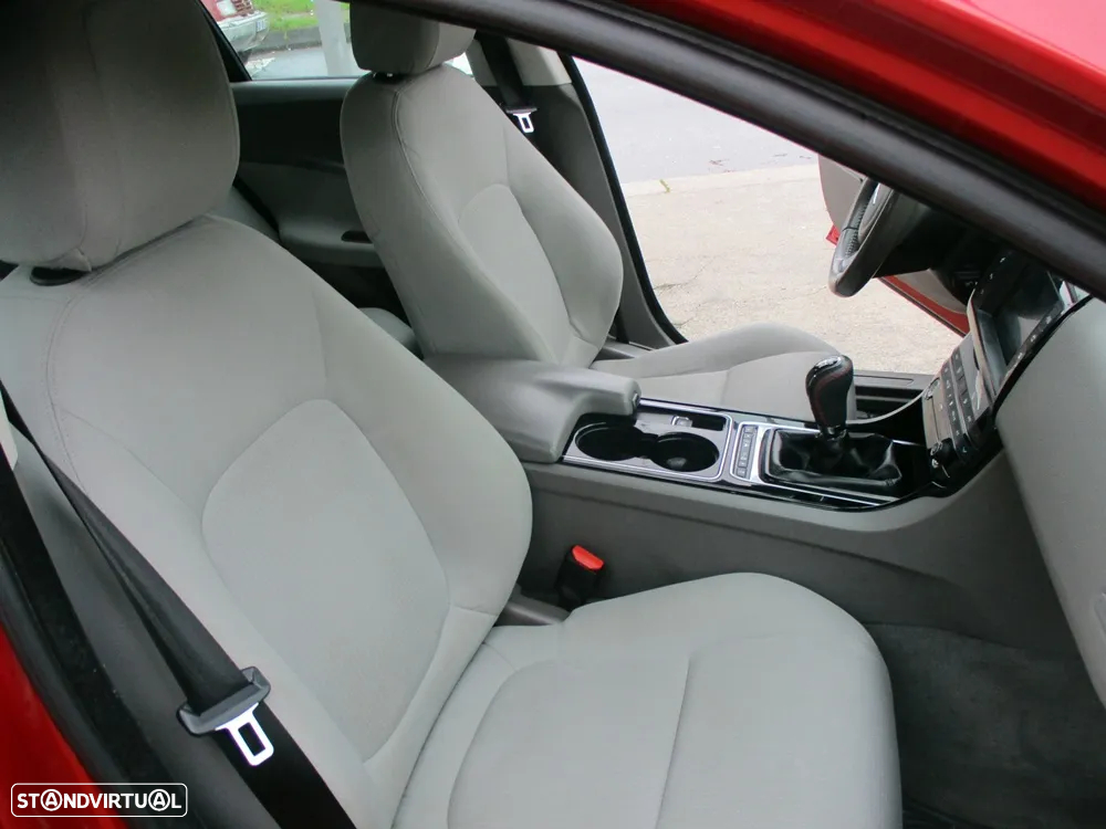 Jaguar XE E-Performance Portfolio - 9