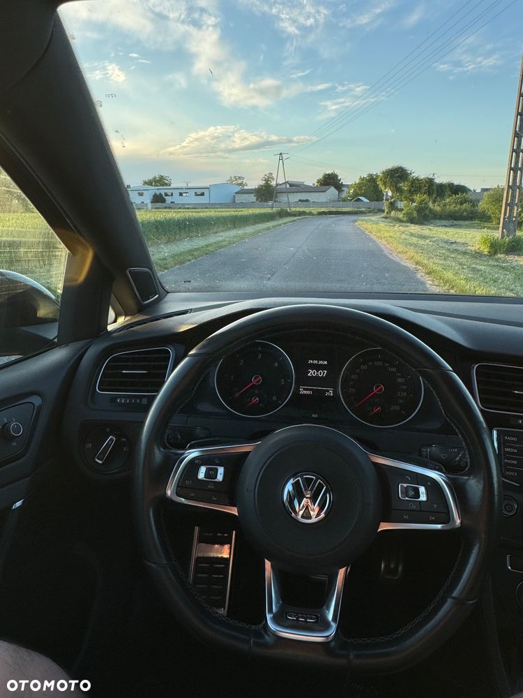 Volkswagen Golf - 16