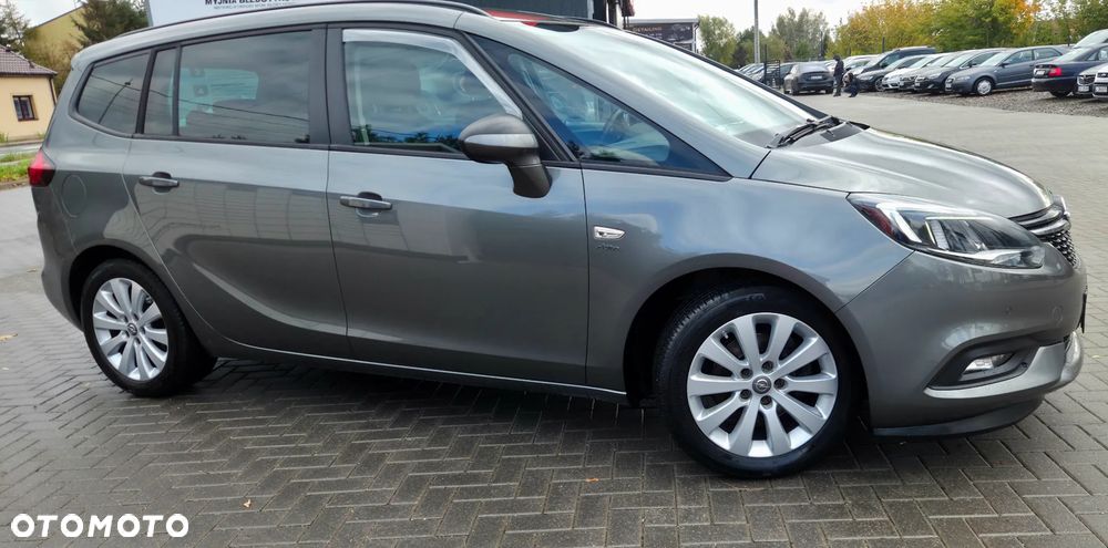 Opel Zafira 2016