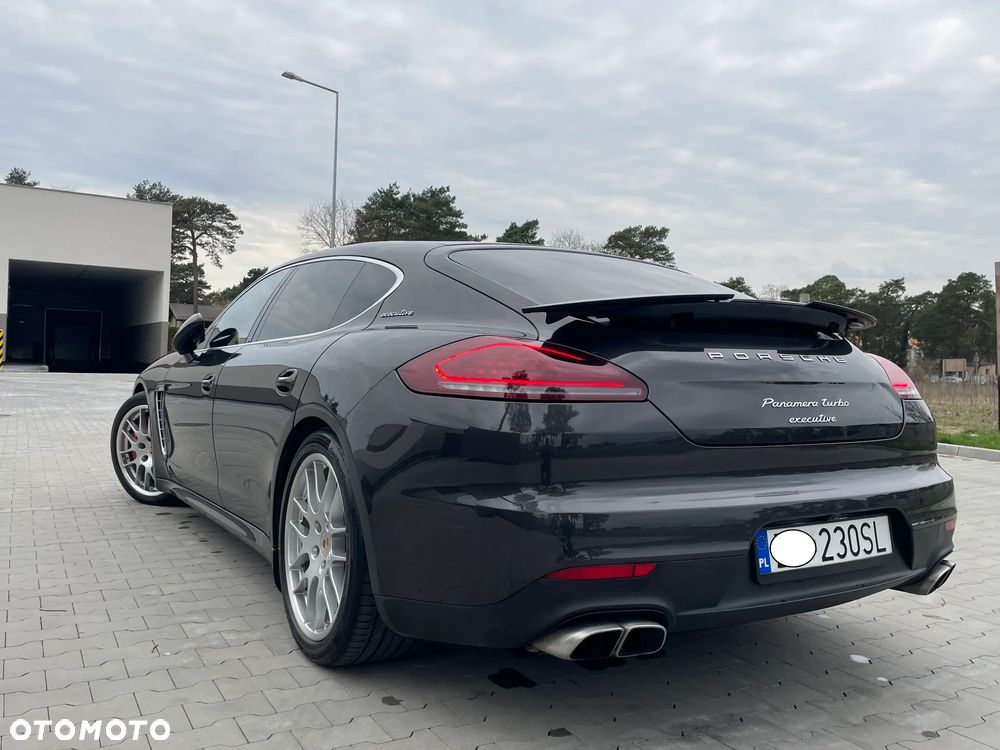 Porsche Panamera Turbo Executive PDK - 30