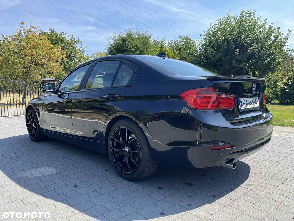BMW Seria 3 318d Sport Line - 7