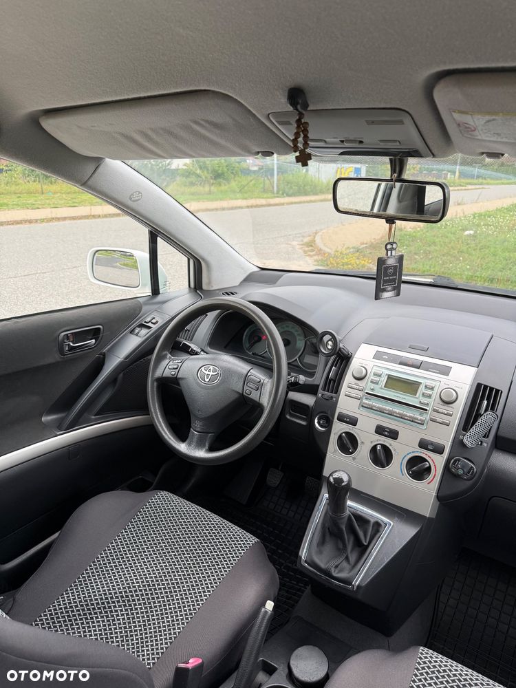 Toyota Corolla Verso 2.0 D-4D Terra - 10