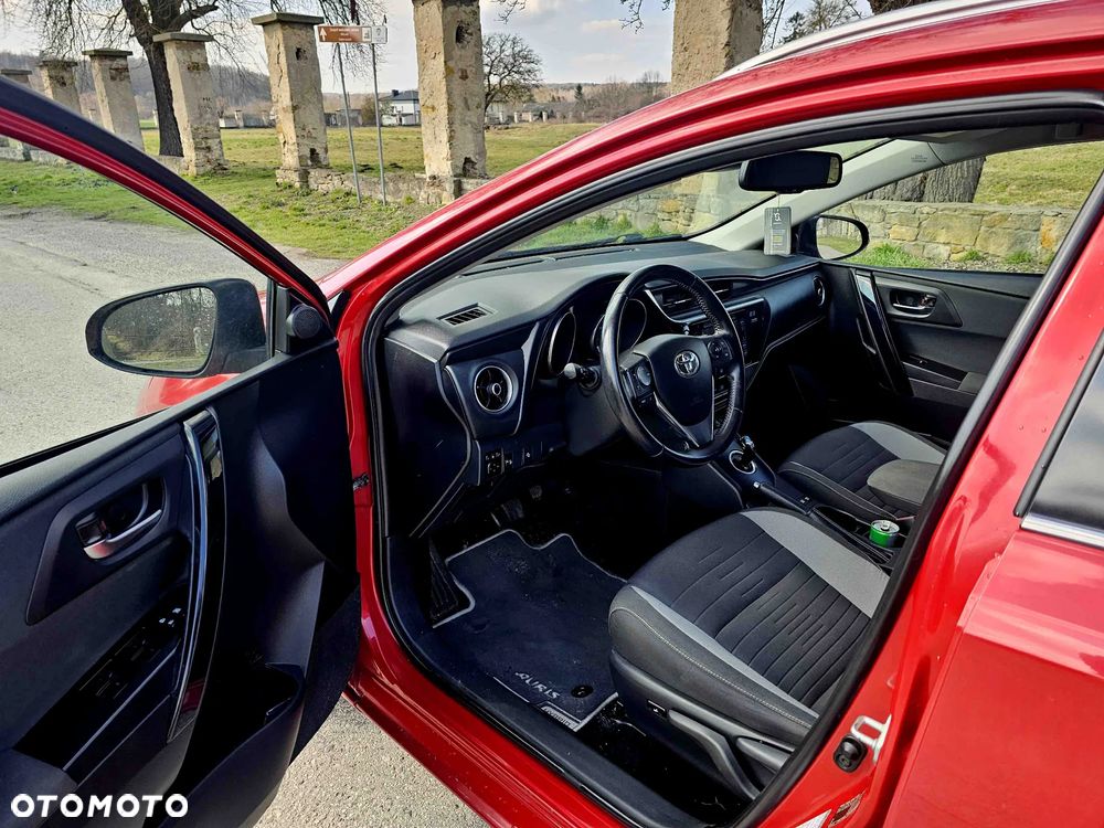 Toyota Auris - 13