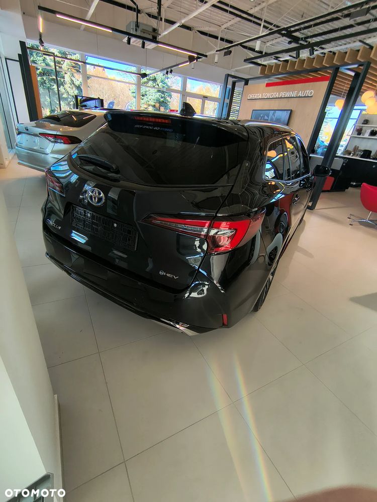 Toyota Corolla 2.0 Hybrid Style - 12