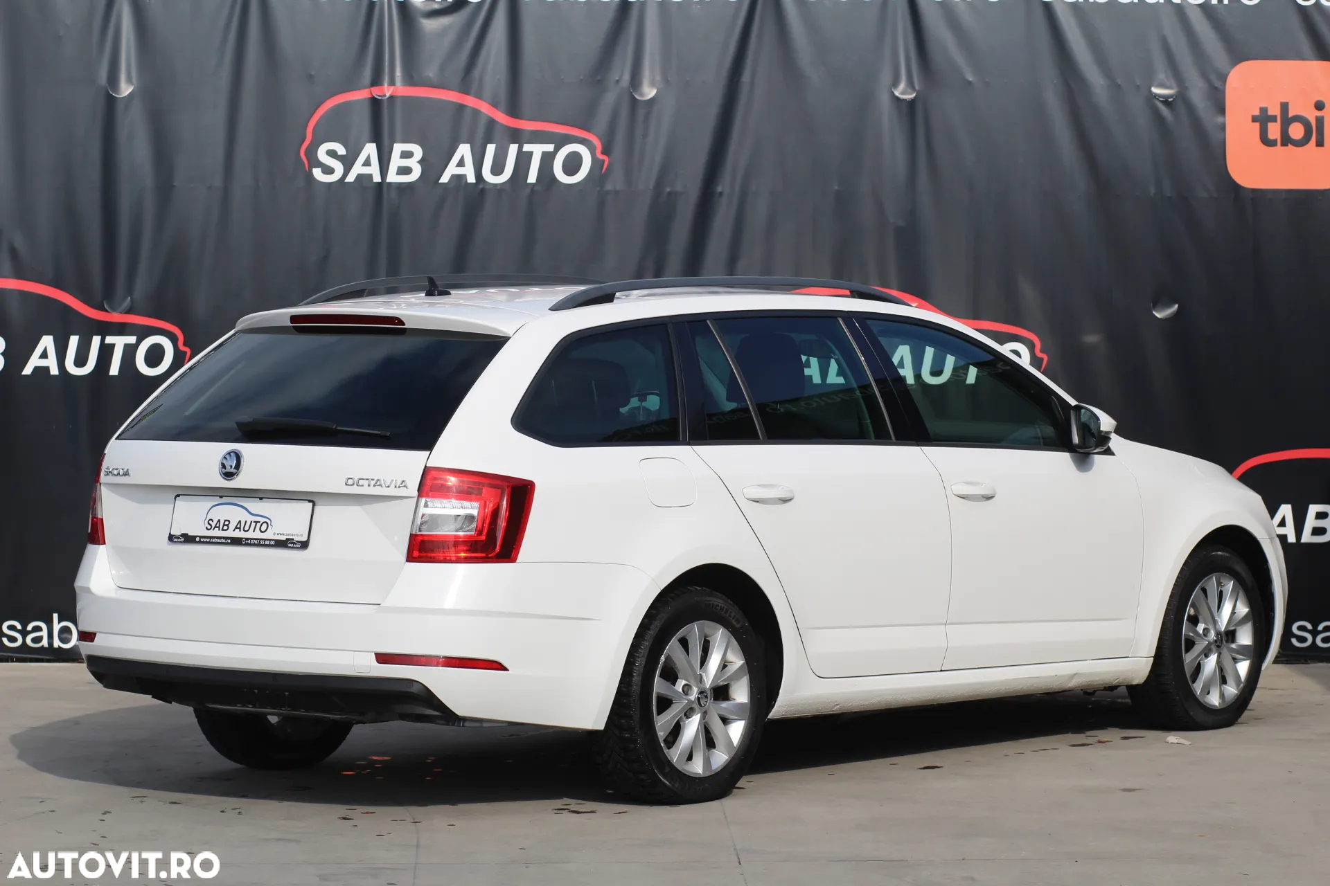 Skoda Octavia Combi Diesel 1.6 TDI DSG Style - 16
