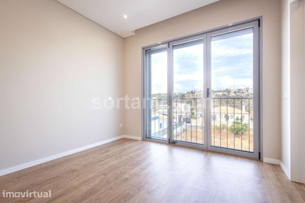 Moradia Isolada T4 Venda em Albufeira e Olhos de Água,Albufeira - Grande imagem: 4/40
