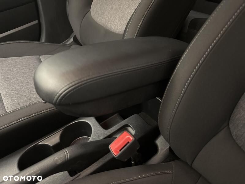 Kia Stonic - 19