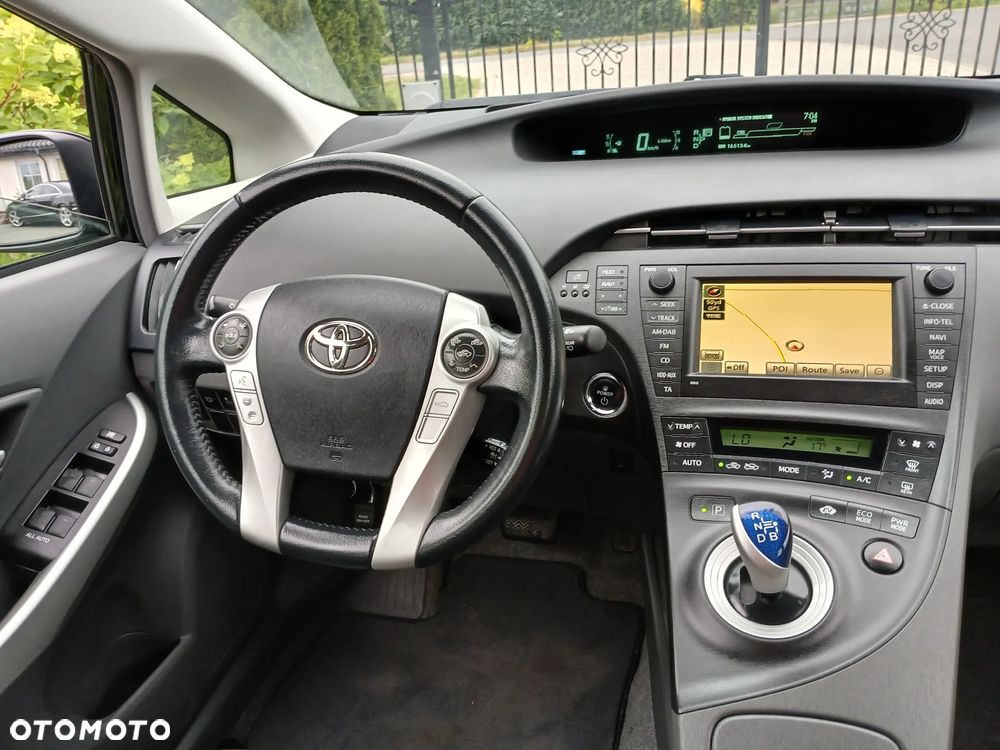 Toyota Prius (Hybrid) Executive - 34