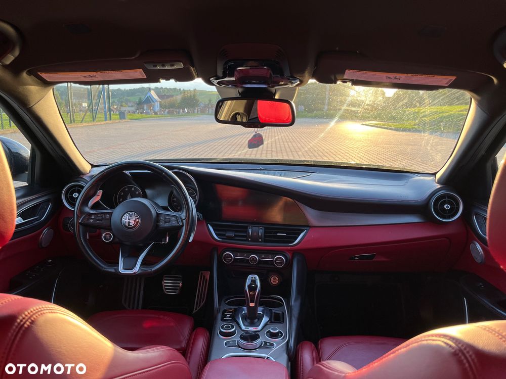 Alfa Romeo Giulia 2.0 Turbo 16V AT8-Q4 Veloce Ti - 13