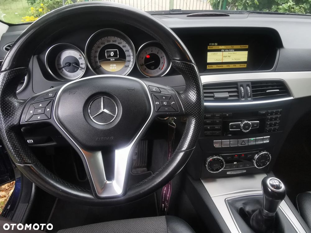 Mercedes-Benz Klasa C 180 CGI BlueEff Avantgarde - 22
