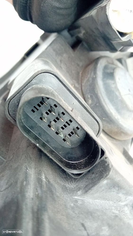 Ótica / farol direita VOLKSWAGEN Passat (3C2) - 4