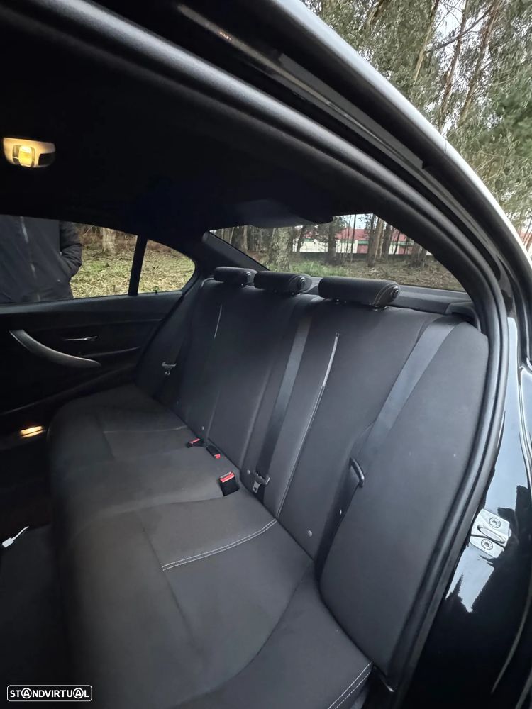 BMW 320 d Auto Line Sport - 15