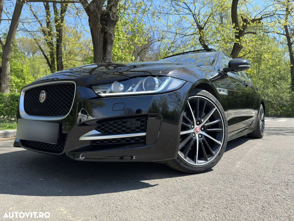 Jaguar XE 2.0 Portfolio - 7