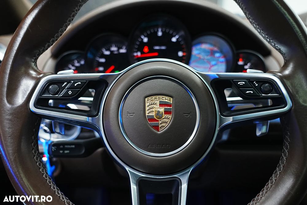 Porsche Cayenne 3.0 L - 19