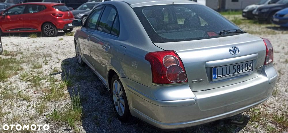 Toyota Avensis - 1