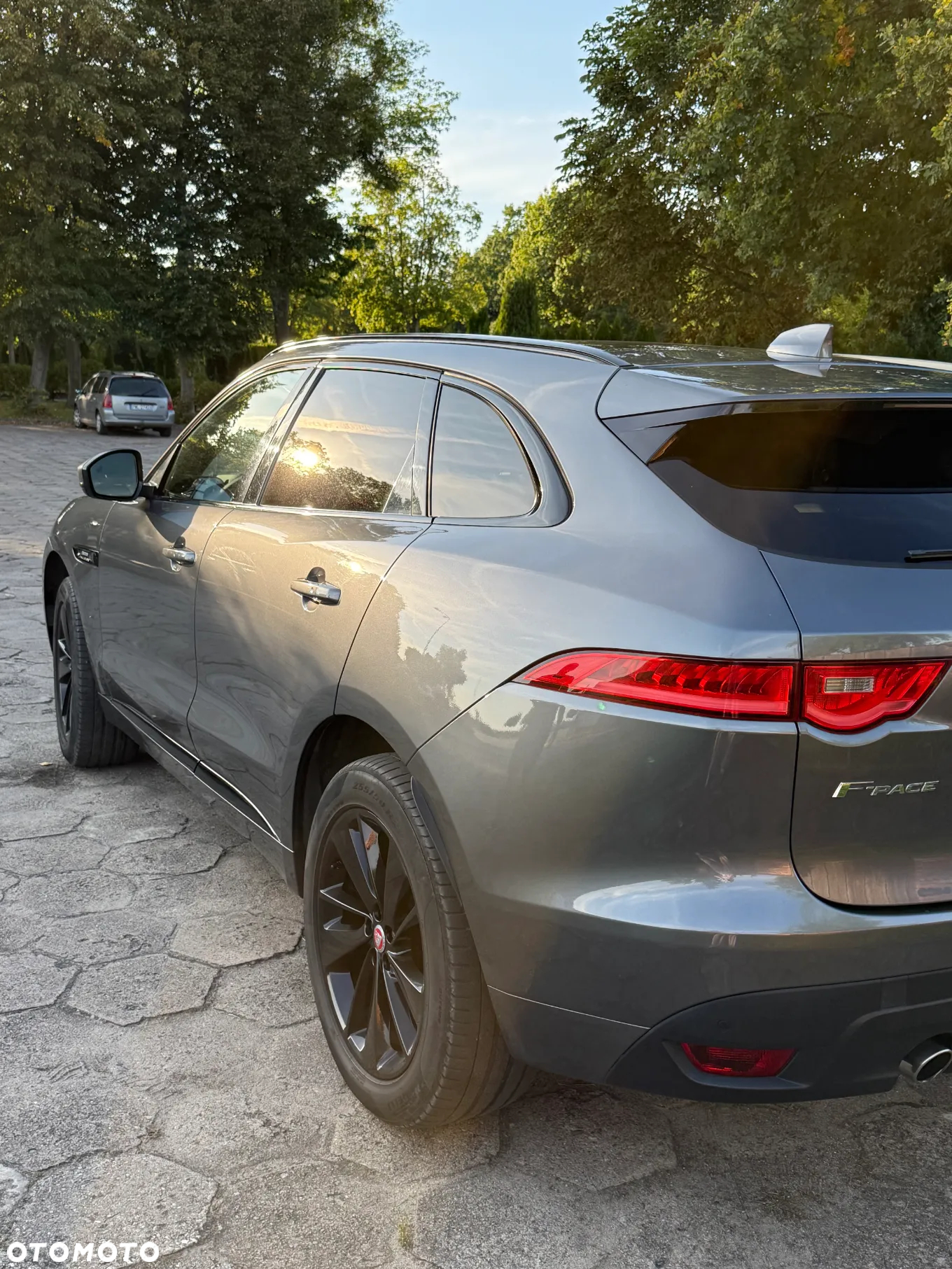 Jaguar F-Pace 2.0 i4P AWD R-Sport - 3