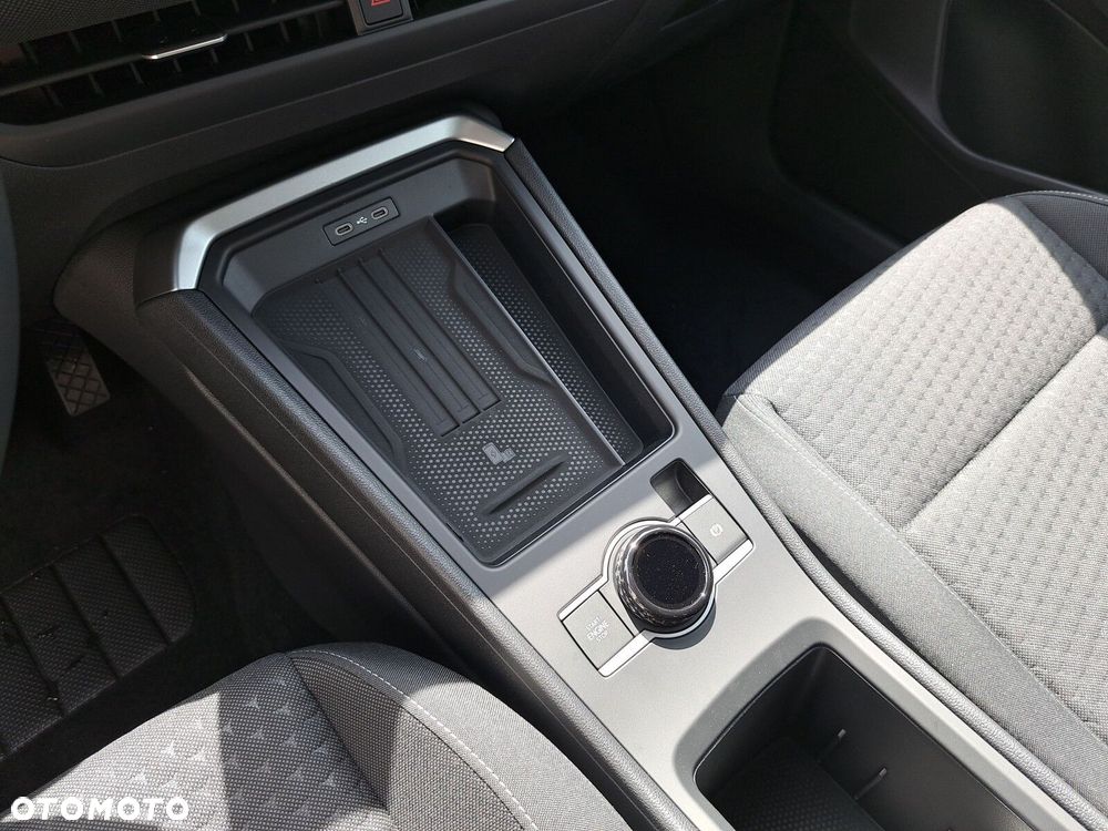 Volkswagen T-Roc - 16