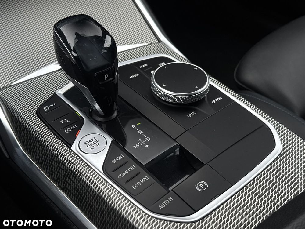 BMW Seria 3 318i - 15